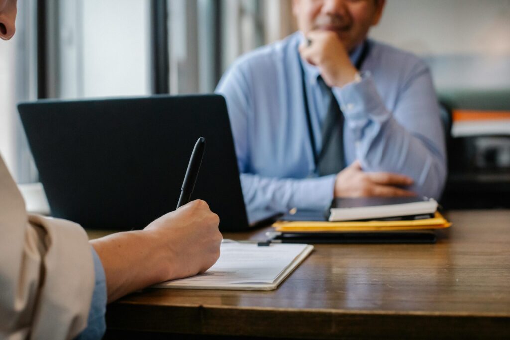 pexels-sora-shimazaki-5668858-scaled signing paperwork